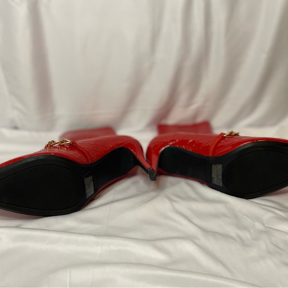 Juicy Couture Tommi Red with Gold chain ankle heel - Picture 10 of 14